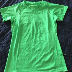 Kirkland Signature athletic top SZ medium